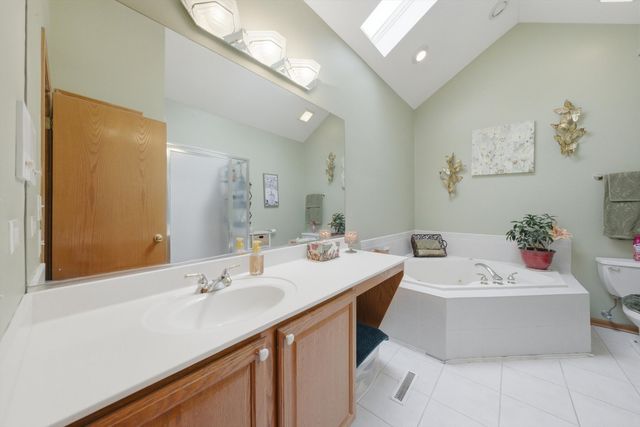 10400 Emerald Avenue, Orland Park, IL 60467