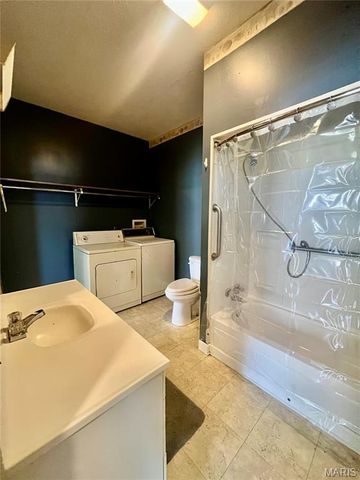 718 State Street Front and Back units, East Carondelet, IL 62240