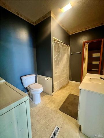 718 State Street Front and Back units, East Carondelet, IL 62240