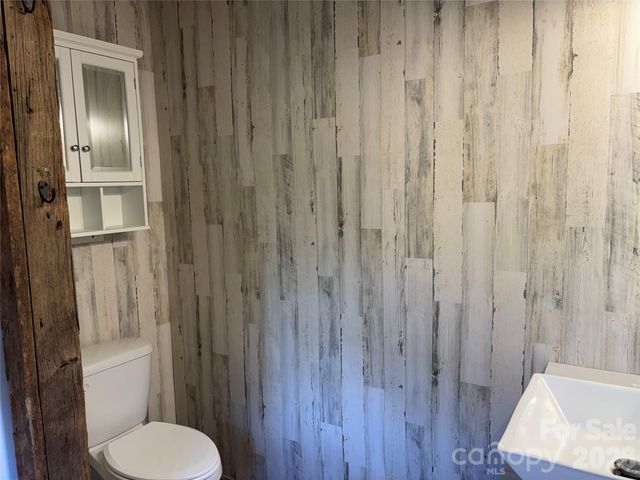 86 Jack Sullins Road, Spruce Pine, NC 28777