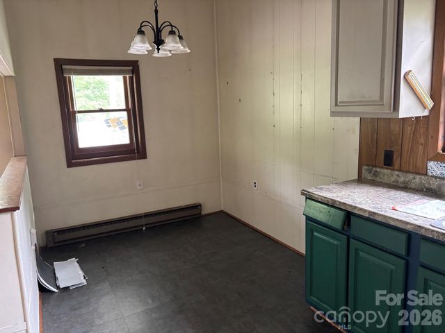 86 Jack Sullins Road, Spruce Pine, NC 28777