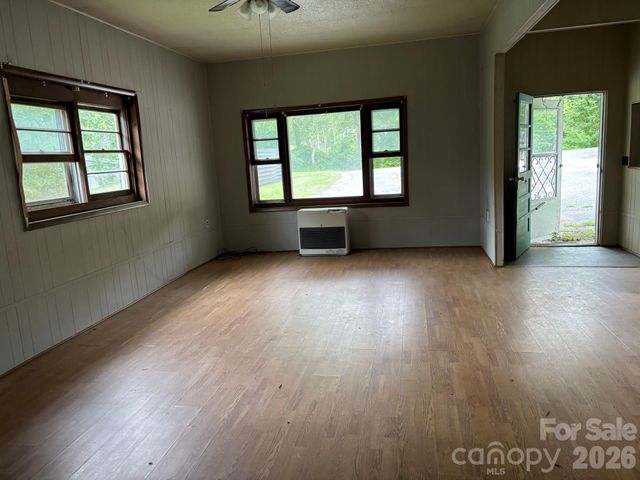 86 Jack Sullins Road, Spruce Pine, NC 28777