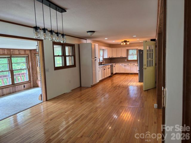86 Jack Sullins Road, Spruce Pine, NC 28777