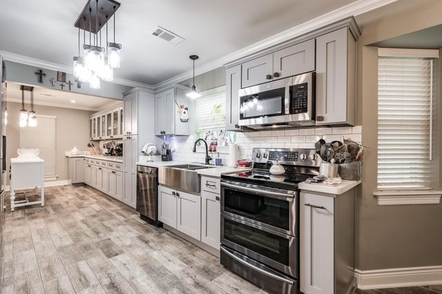 3600 Autumn Lane, Baytown, TX 77521