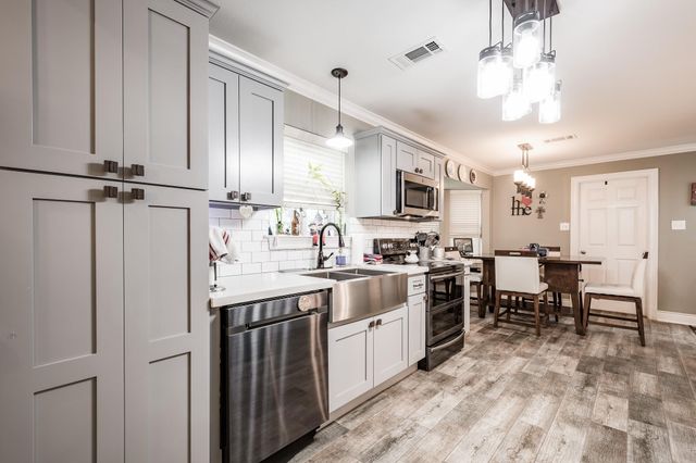 3600 Autumn Lane, Baytown, TX 77521