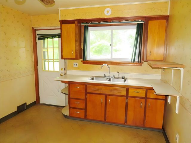 545 Park Ave, Monongahela, PA 15063