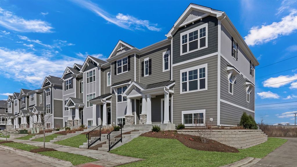2038 Yellowstone Boulevard, Mundelein, IL 60060
