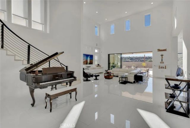 19858 Longhorn Drive, Chatsworth, CA 91311