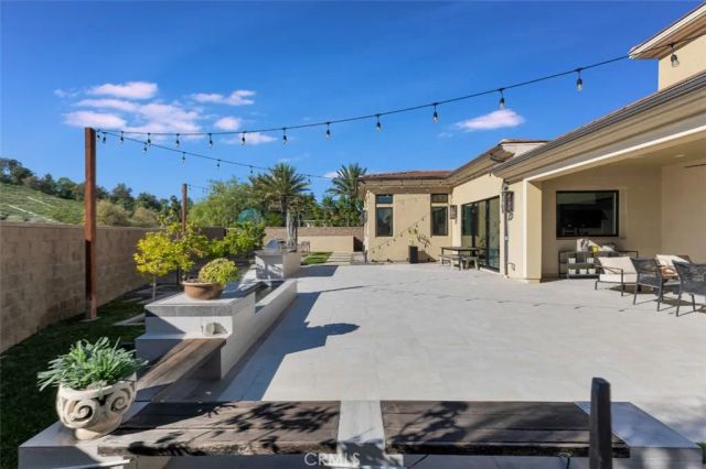 19858 Longhorn Drive, Chatsworth, CA 91311