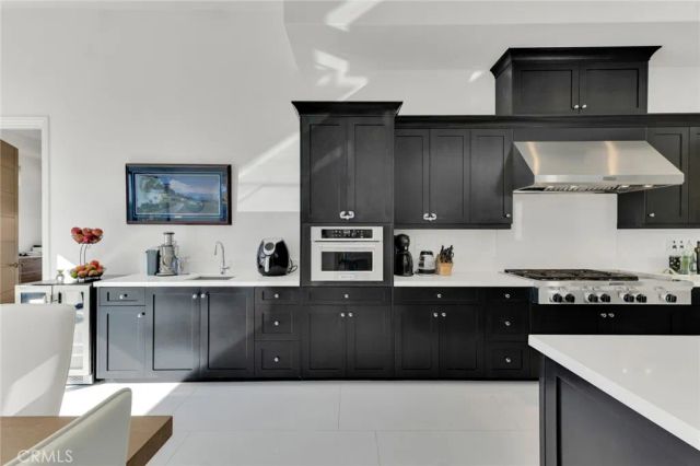 19858 Longhorn Drive, Chatsworth, CA 91311