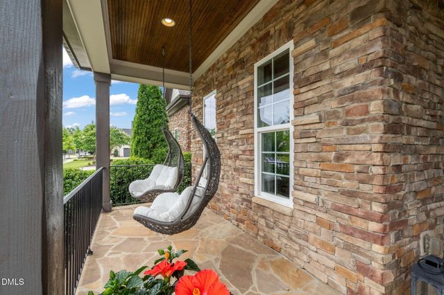 112 Honeyridge Lane, Holly Springs, NC 27540