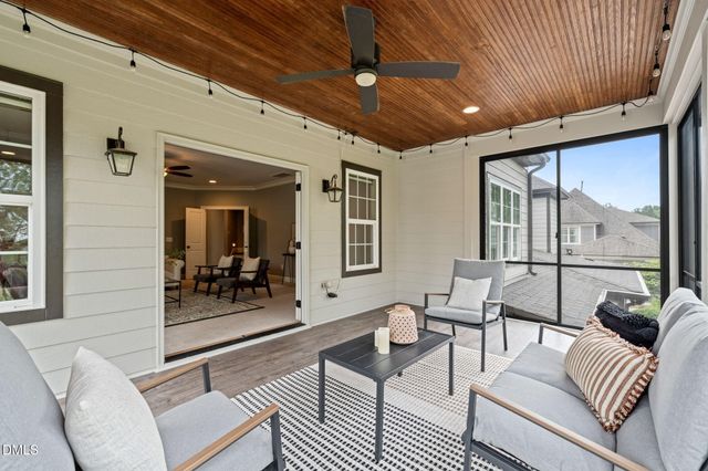 112 Honeyridge Lane, Holly Springs, NC 27540