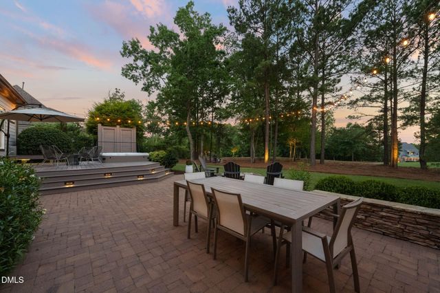 112 Honeyridge Lane, Holly Springs, NC 27540