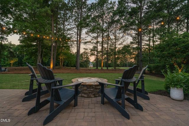 112 Honeyridge Lane, Holly Springs, NC 27540