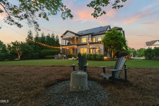 112 Honeyridge Lane, Holly Springs, NC 27540