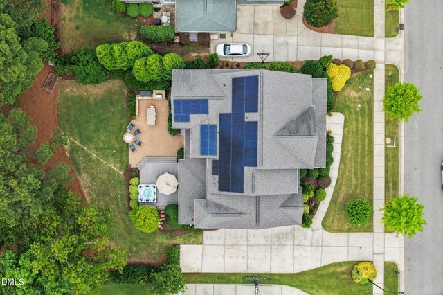 112 Honeyridge Lane, Holly Springs, NC 27540
