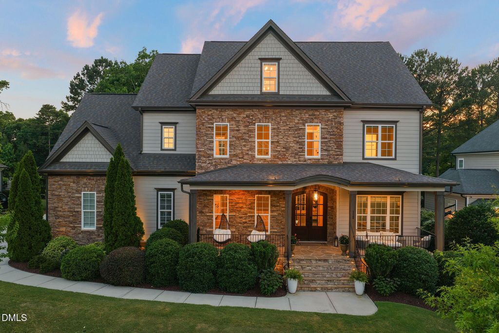 112 Honeyridge Lane, Holly Springs, NC 27540