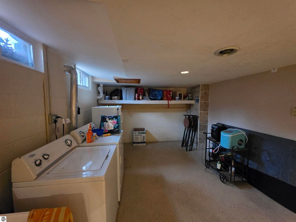 Image 20 of property listing at 7969 E Cedar Lake Drive, Greenbush, MI 48738