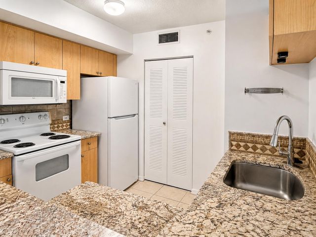106 VILLA Circle 106, Boynton Beach, FL 33435