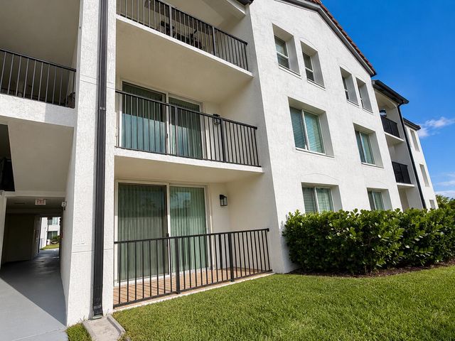 106 VILLA Circle 106, Boynton Beach, FL 33435