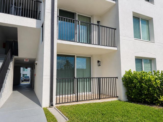 106 VILLA Circle 106, Boynton Beach, FL 33435