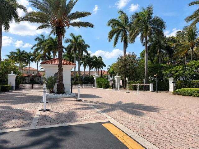 106 VILLA Circle 106, Boynton Beach, FL 33435