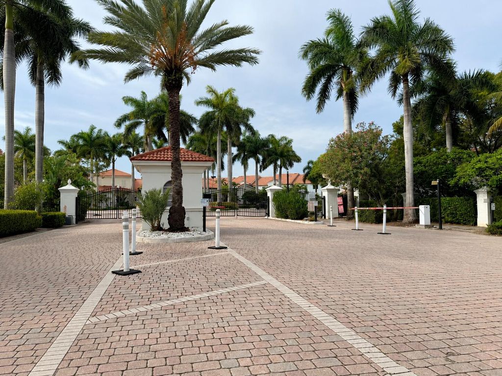 106 VILLA Circle 106, Boynton Beach, FL 33435