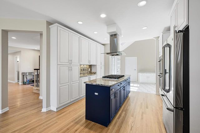 W277N3016 Rocky Point ROAD, Pewaukee, WI 53072