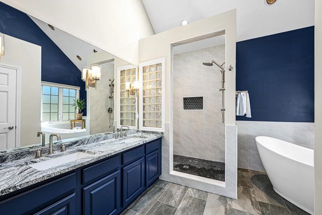 W277N3016 Rocky Point ROAD, Pewaukee, WI 53072