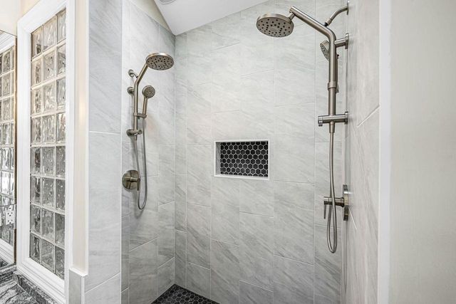 W277N3016 Rocky Point ROAD, Pewaukee, WI 53072