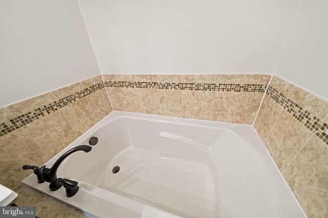 6408 WALCOTT LN, Frederick, MD 21703