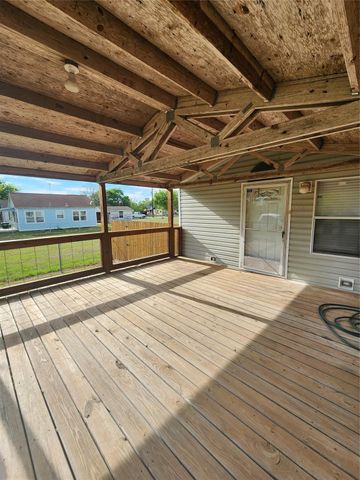 502 Magnusson Ave, Palacios, TX 77465