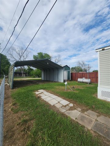 502 Magnusson Ave, Palacios, TX 77465