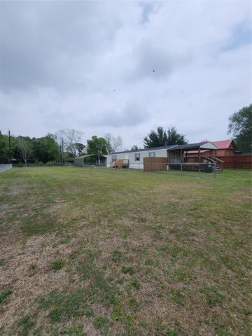 502 Magnusson Ave, Palacios, TX 77465