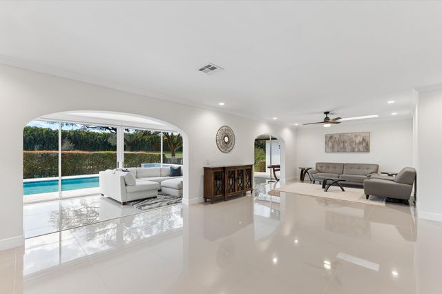 4755 Loquat Circle, Boynton Beach, FL 33436