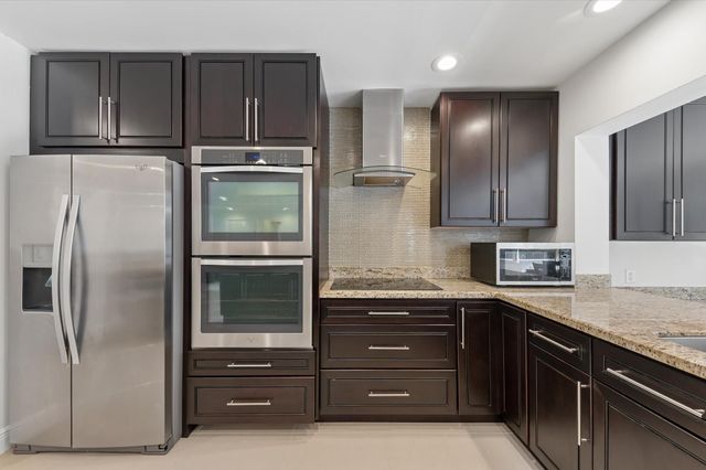 4755 Loquat Circle, Boynton Beach, FL 33436