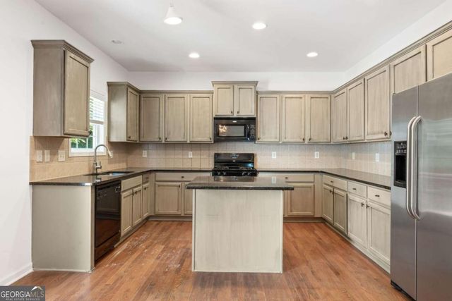 208 Sawtooth Court, Canton, GA 30114