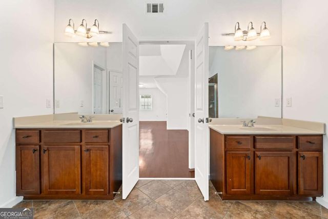 208 Sawtooth Court, Canton, GA 30114