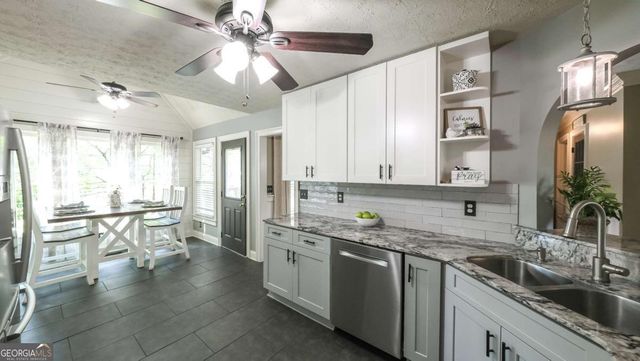 9001 E Carroll Road, Winston, GA 30187