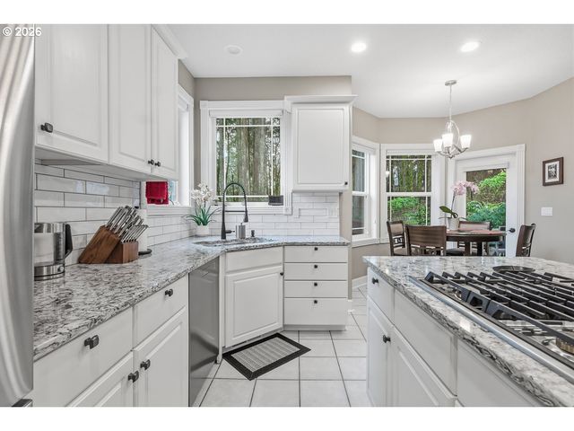 13070 Sw WOODSHIRE Ln, Tigard, OR 97223