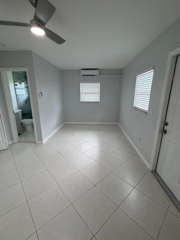 5612 S 36th Street, Greenacres, FL 33463