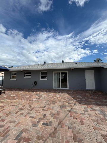 5612 S 36th Street, Greenacres, FL 33463
