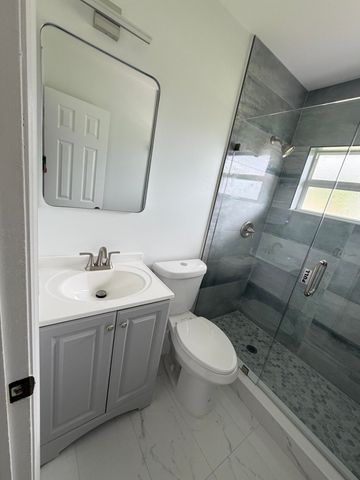5612 S 36th Street, Greenacres, FL 33463