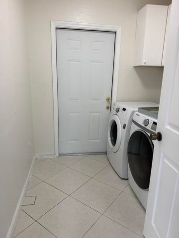 5612 S 36th Street, Greenacres, FL 33463