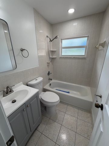 5612 S 36th Street, Greenacres, FL 33463