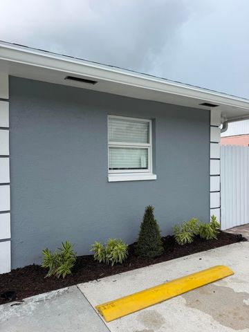 5612 S 36th Street, Greenacres, FL 33463