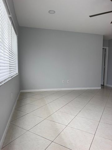 5612 S 36th Street, Greenacres, FL 33463