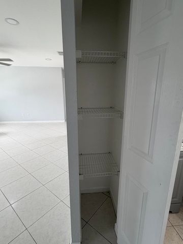 5612 S 36th Street, Greenacres, FL 33463