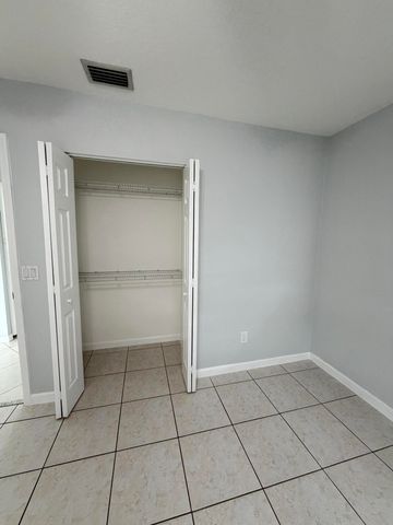 5612 S 36th Street, Greenacres, FL 33463
