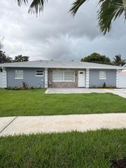 5612 S 36th Street, Greenacres, FL 33463
